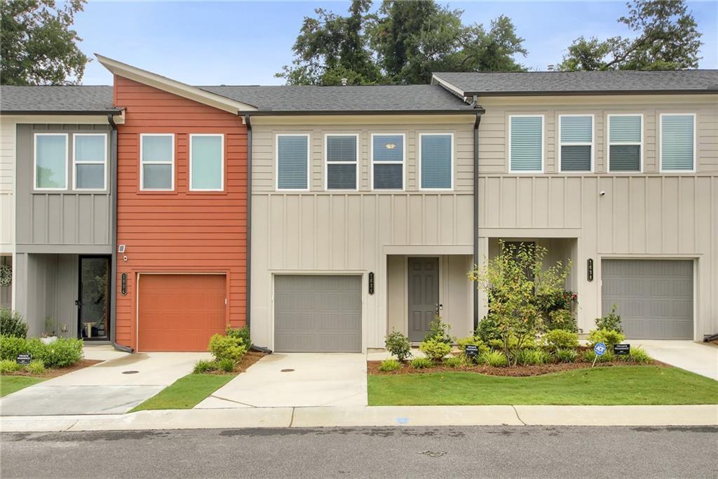1636 Gunnin Trace, Atlanta, GA 30318