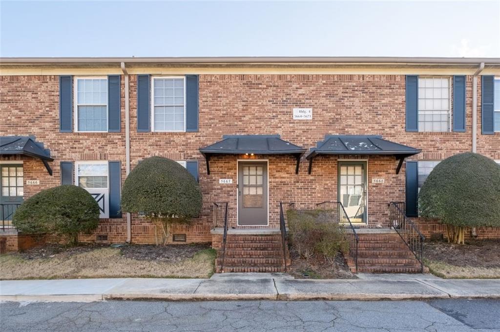5667 Kingsport Dr., Atlanta, GA 30342
