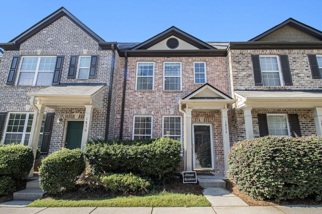1829 Bayrose Cir., East Point, GA 30344