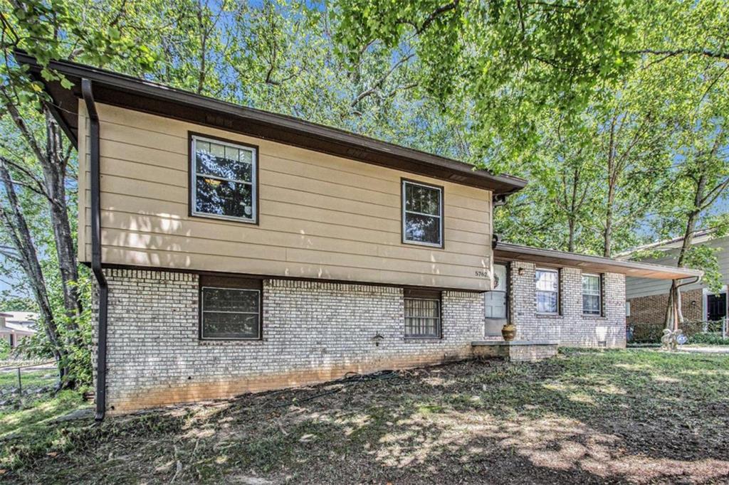 5762 Northspring Dr., Ellenwood, GA 30294