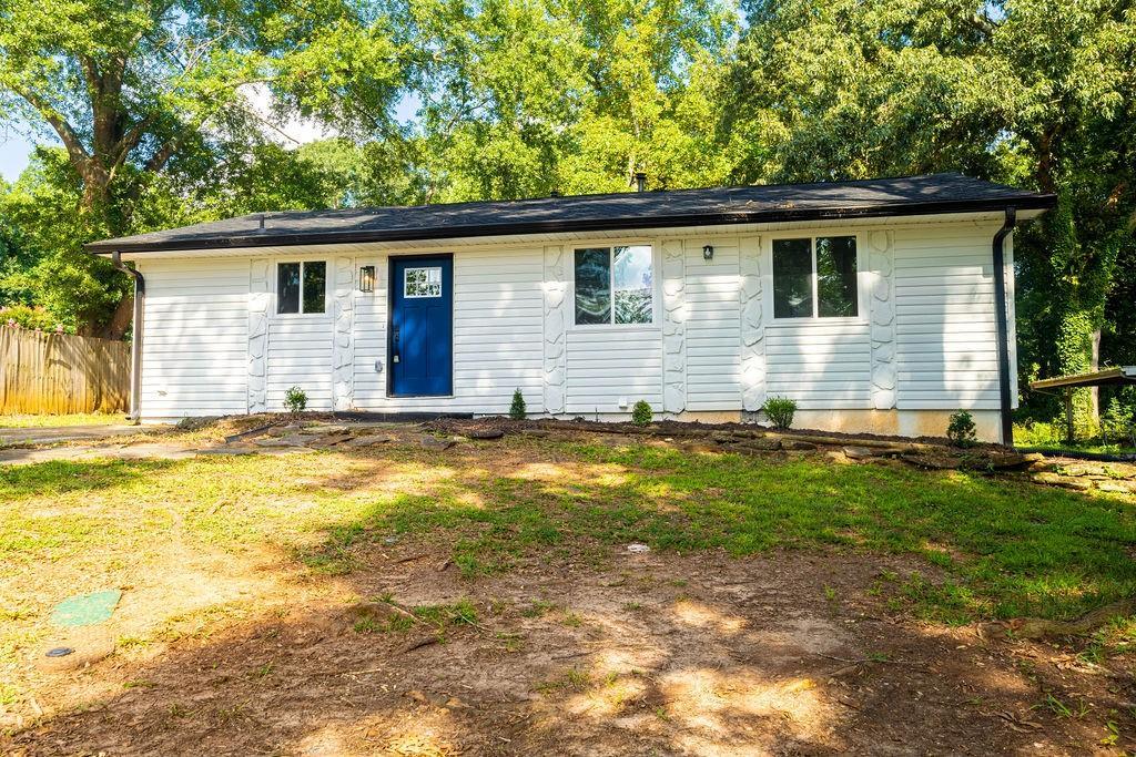 1208 Mannbrook Dr., Stone Mountain, GA 30083