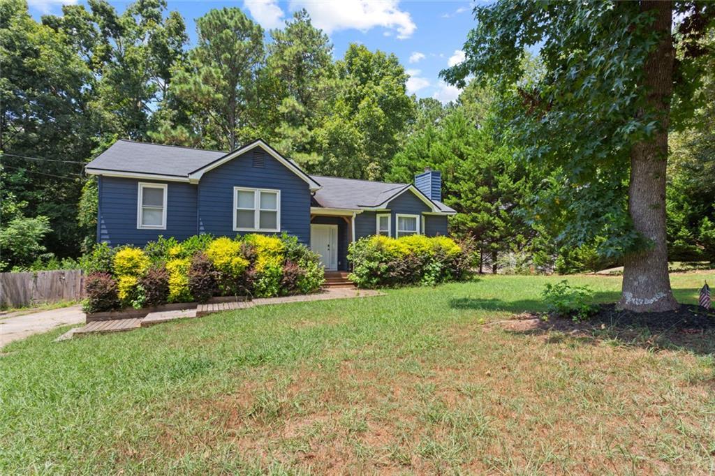 430 Maplewood Ln., Acworth, GA 30101