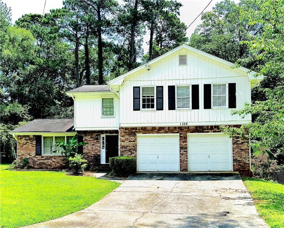 1328 Kimlie Ln., Decatur, GA 30035