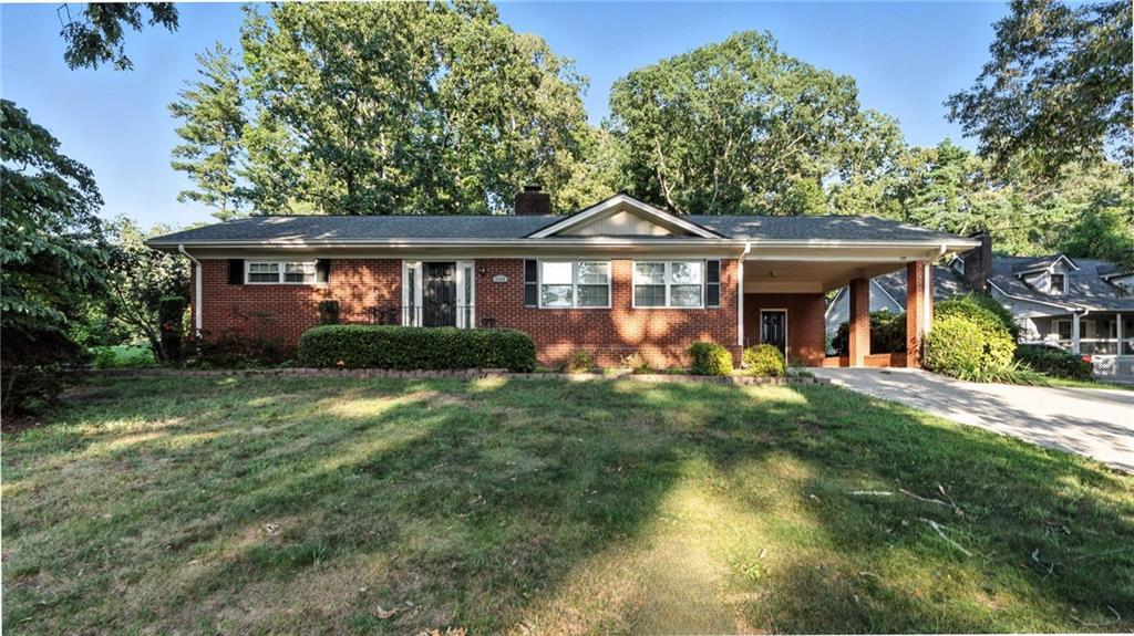 5809 Norton Cir., Flowery Branch, GA 30542