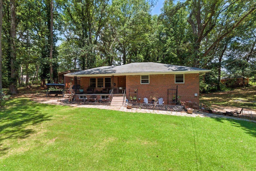 1206 Rocksprings St., Forest Park, GA 30297