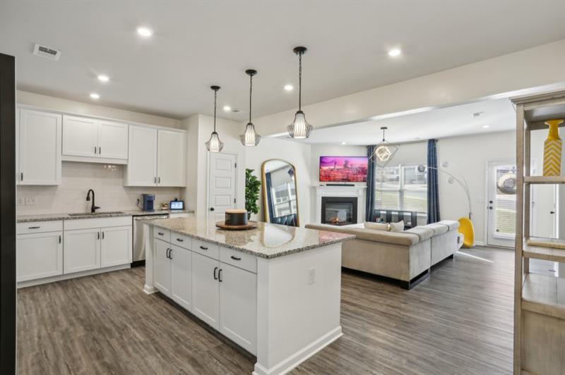 375 Crider Ct., Woodstock, GA 30188
