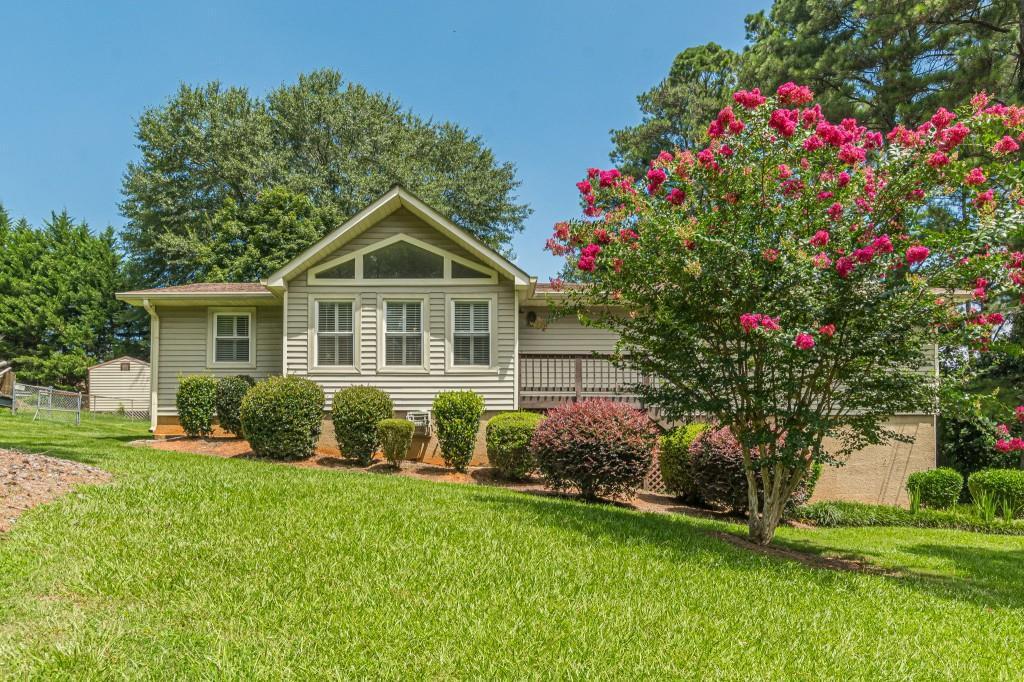 6185 S Summers Cir., Douglasville, GA 30135