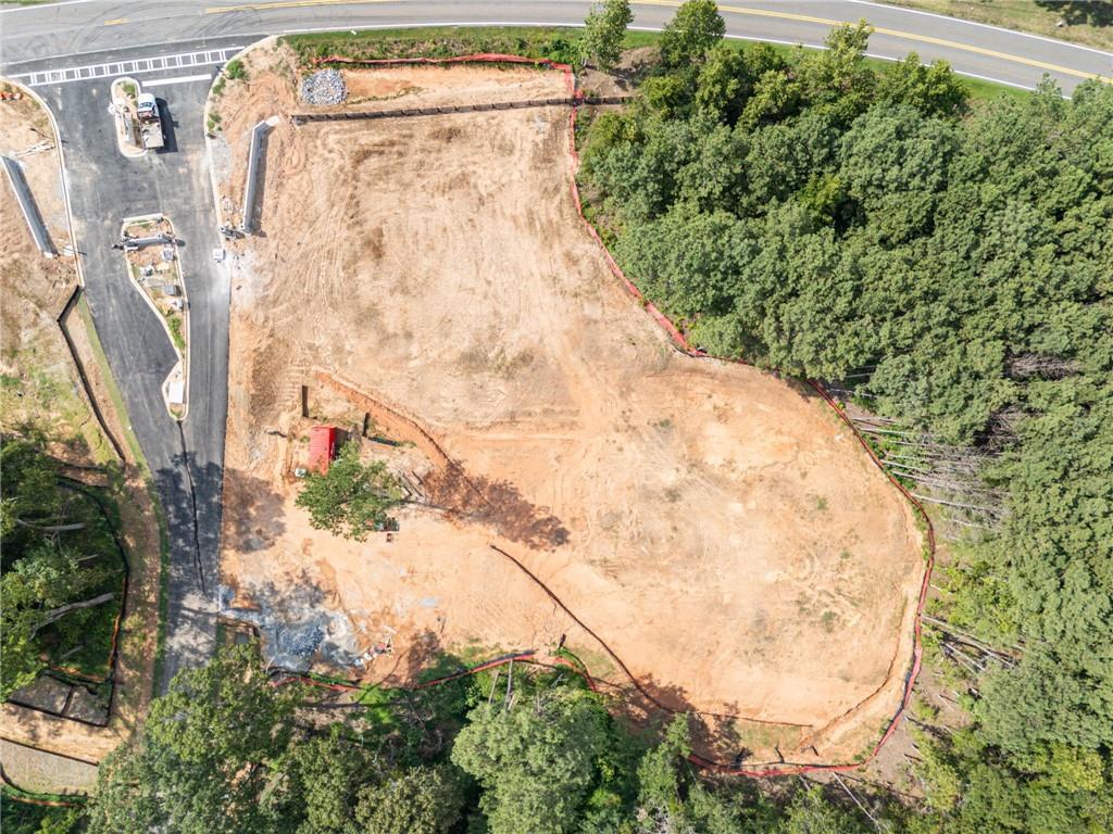 720 Oaks Tr., Milton, GA 30004