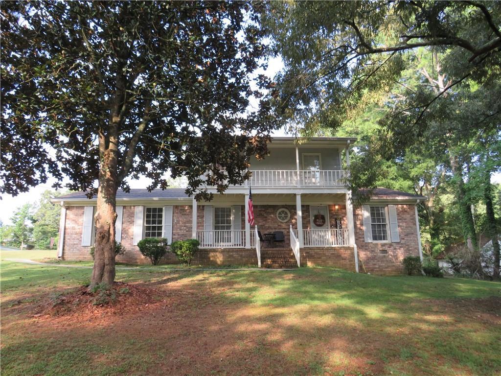 2 Silvermont Dr., Silver Creek, GA 30173