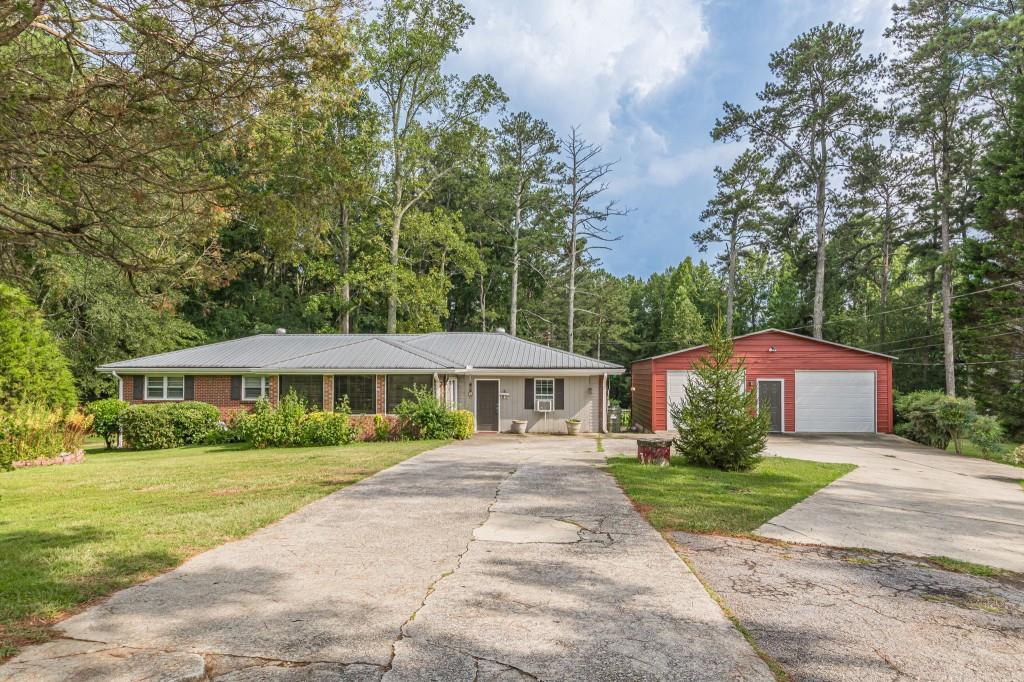 6652 Ridge Rd., Hiram, GA 30141