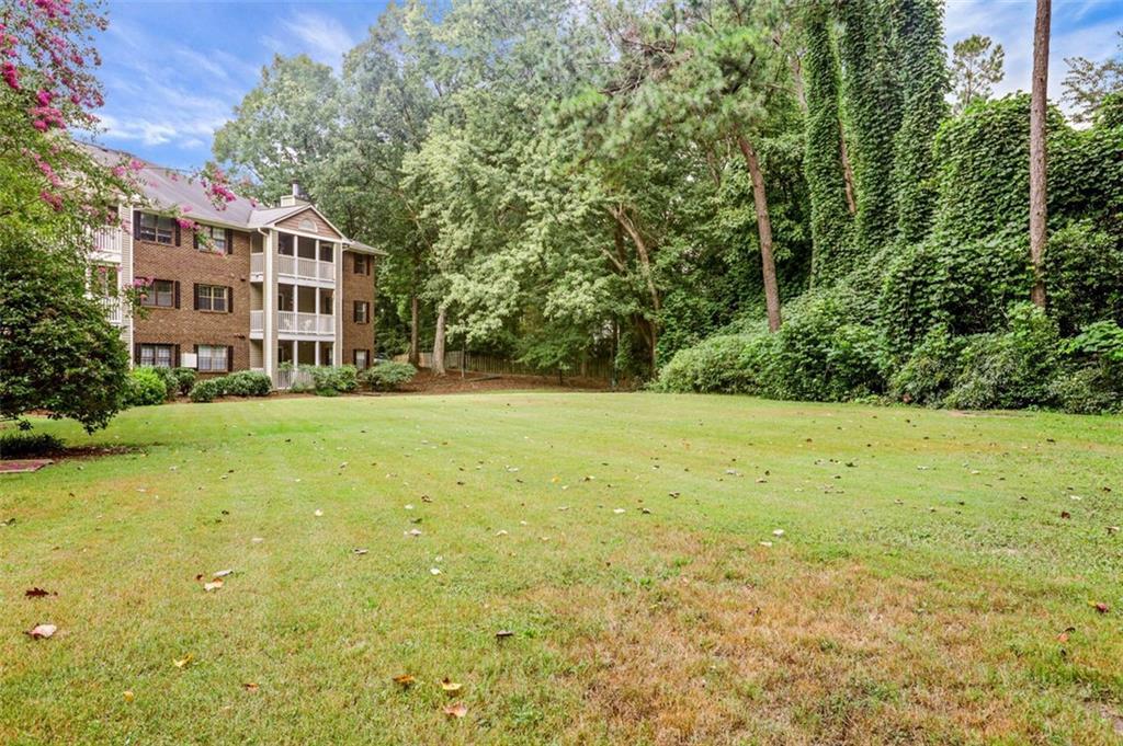 518 Barrington Hills Dr., Atlanta, GA 30350