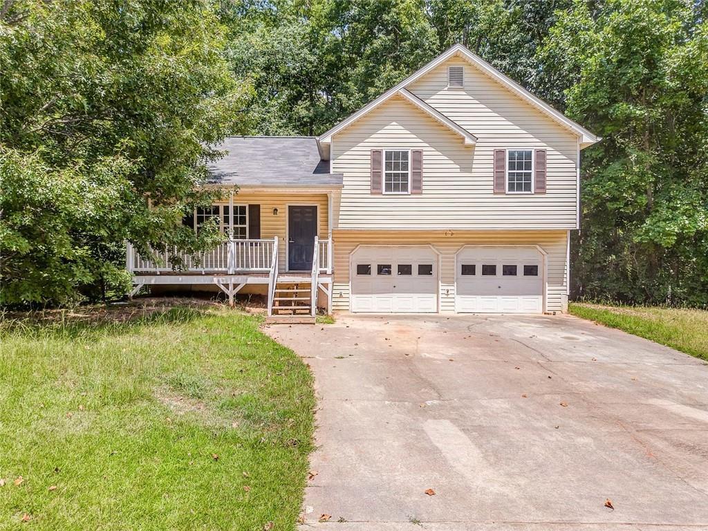 355 Spring Leaf Dr., Dallas, GA 30157