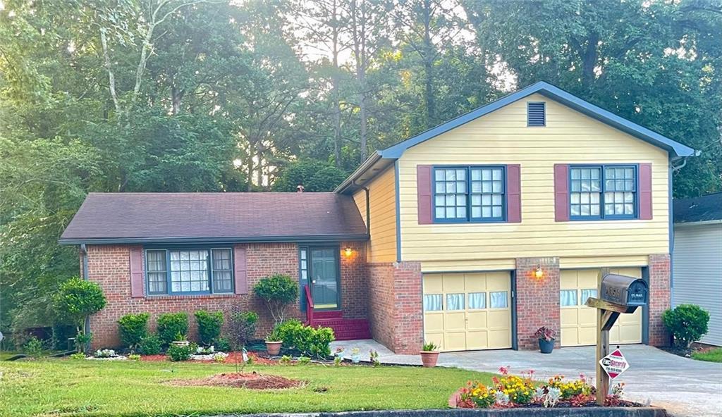 2056 Wellborn Close, Lithonia, GA 30058