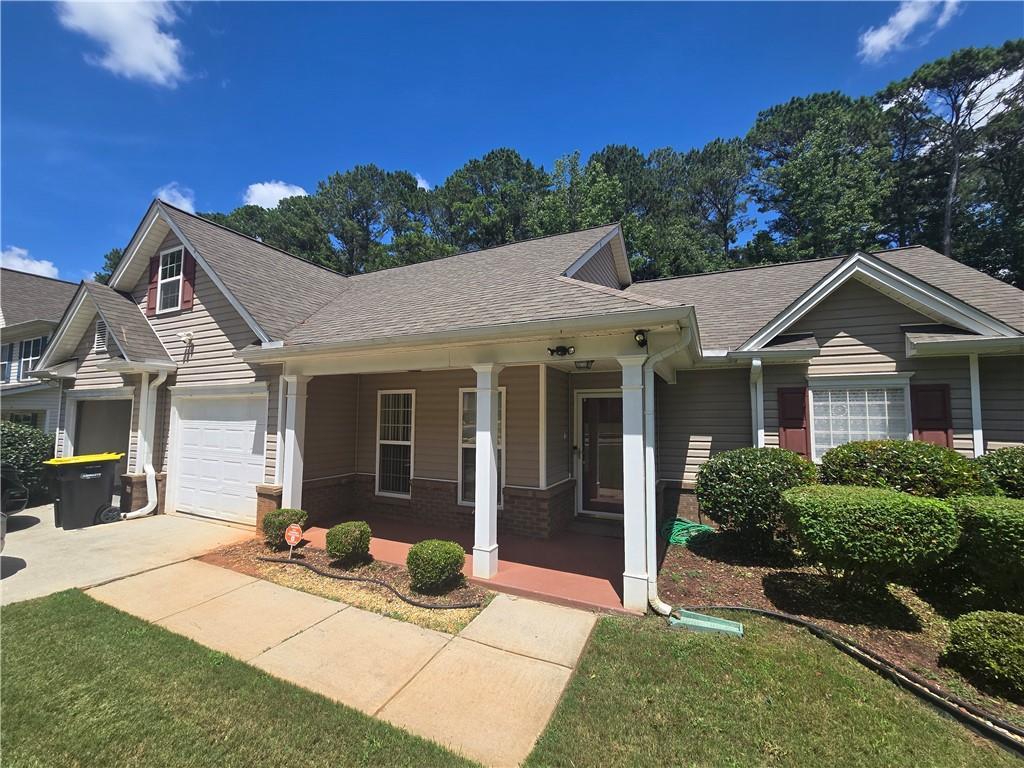 14 Avondale Cir., Newnan, GA 30265