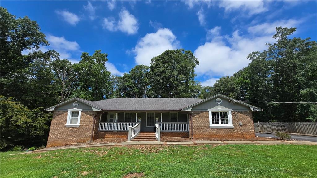 1558 Pine Cir., Lawrenceville, GA 30044