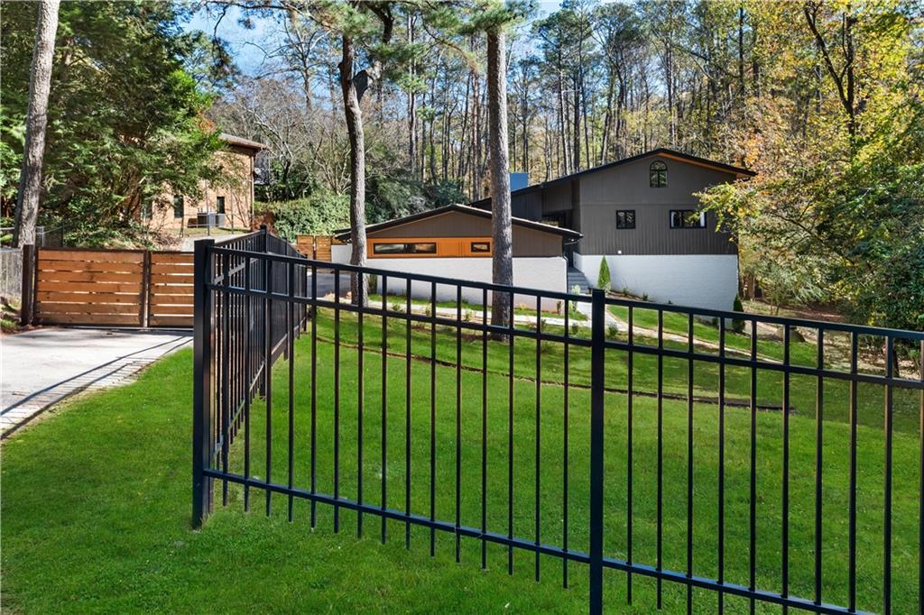 2751 Margaret Mitchell Dr., Atlanta, GA 30327