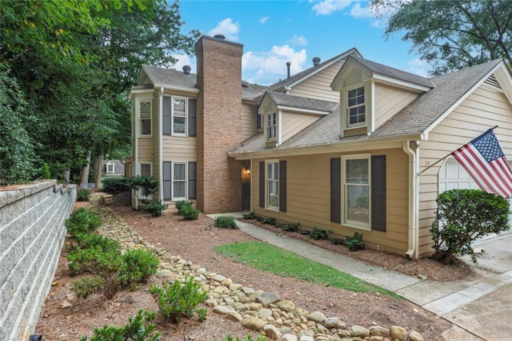 110 Great Oaks Ln., Roswell, GA 30075