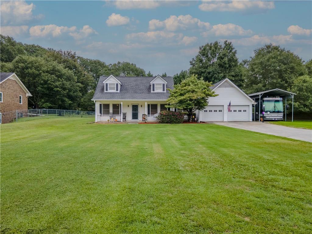 381 Willowwind Dr., Loganville, GA 30052