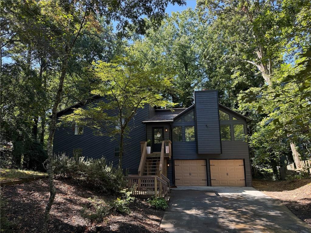 123 Williamsburg Ln., Woodstock, GA 30189