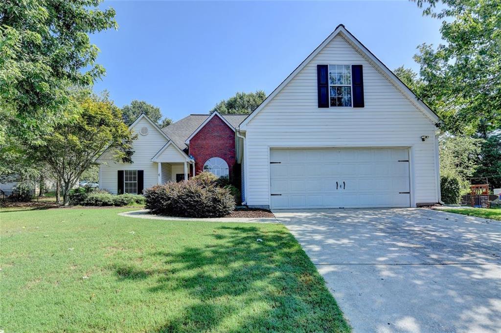 3880 Michaels Creek Ct., Loganville, GA 30052