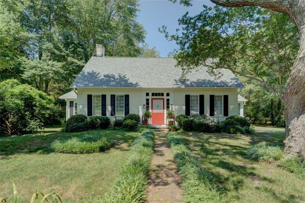1005 Asbury St., Oxford, GA 30054