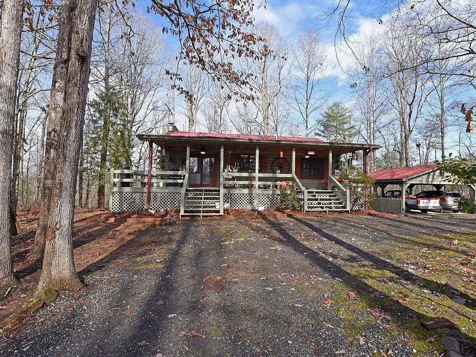266 Bluebird Ln., Blue Ridge, GA 30513