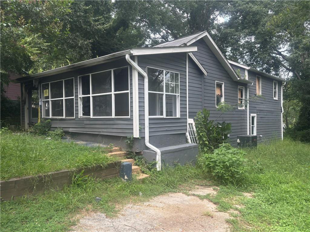 2387 Saint James Dr., Atlanta, GA 30318
