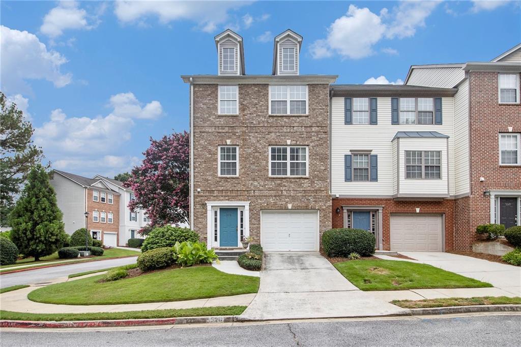 526 Lantern Wood Dr., Scottdale, GA 30079