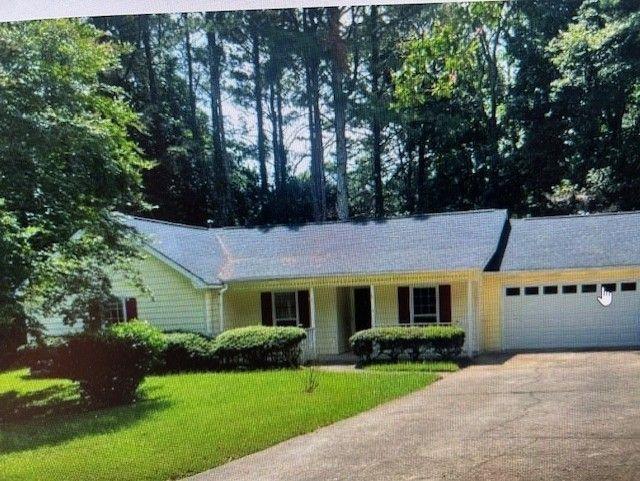 3677 Fernbrook Dr., Snellville, GA 30039
