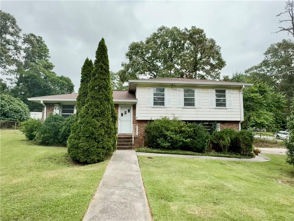 1569 Dellwood Cir., Morrow, GA 30260