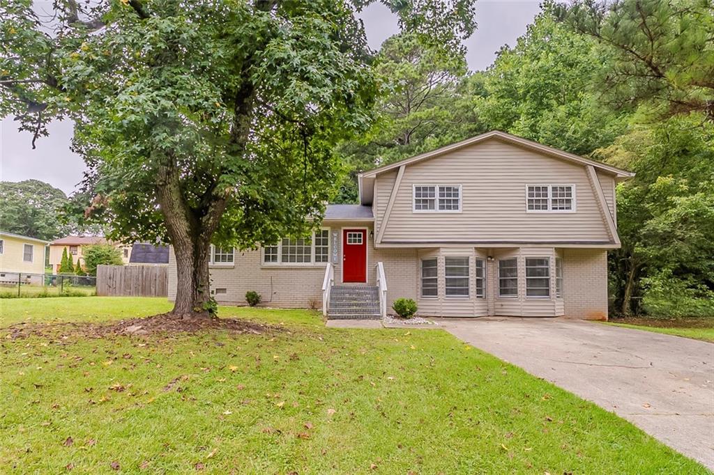 1202 Palisades Ln., Ellenwood, GA 30294