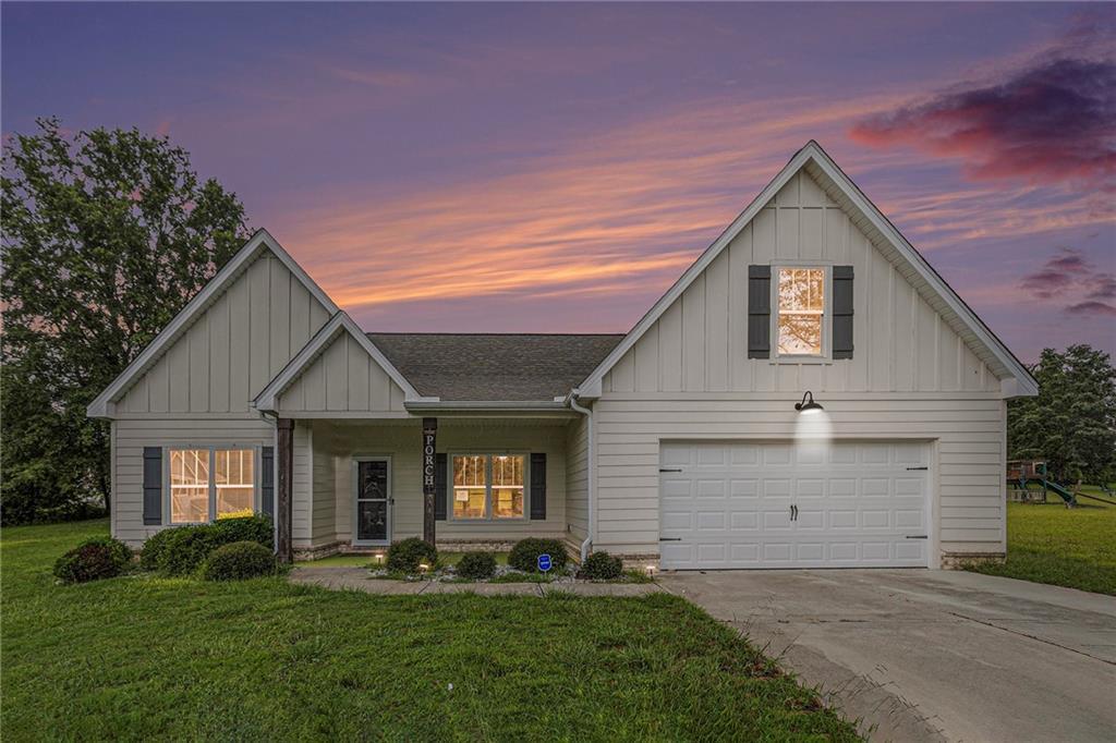 102 Merion Ct., Carrollton, GA 30117