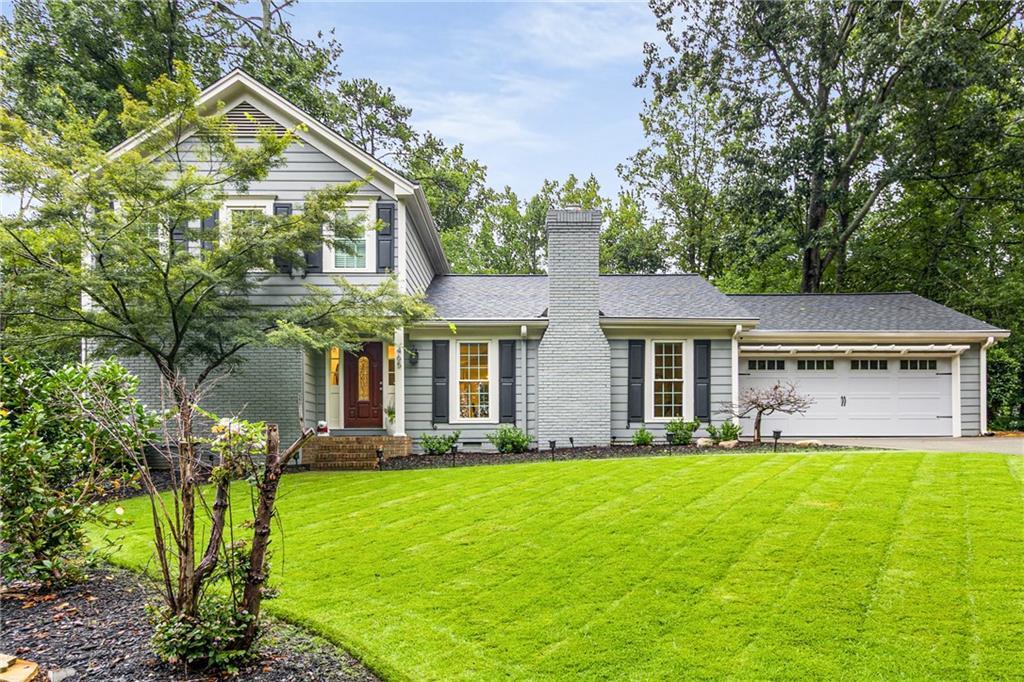 465 Sassafras Ln., Roswell, GA 30076