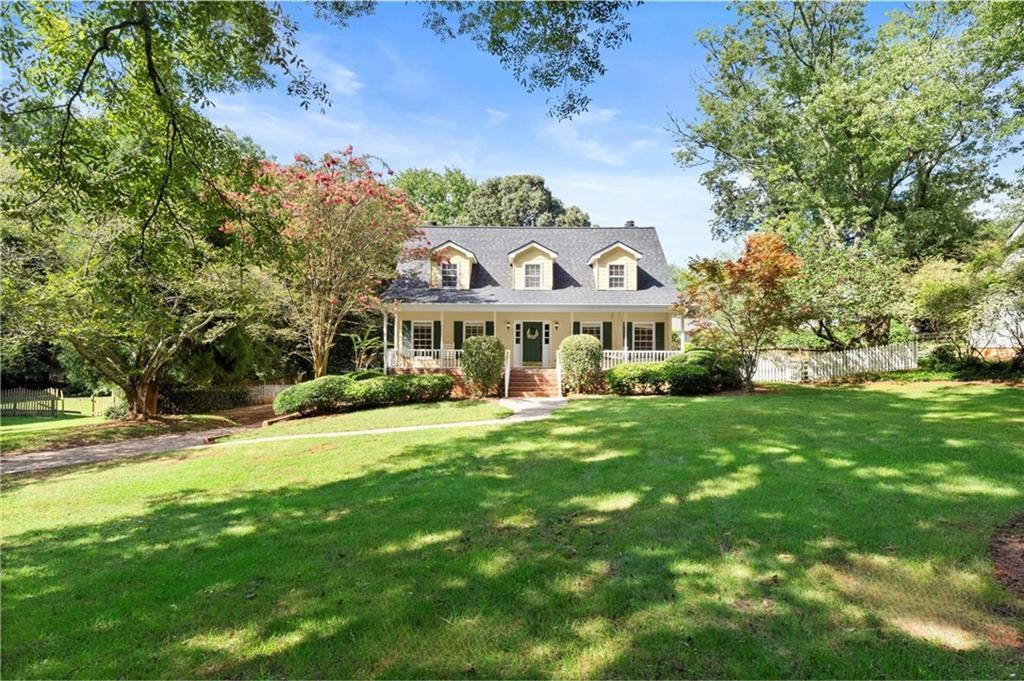 965 Lake Charles Dr., Roswell, GA 30075