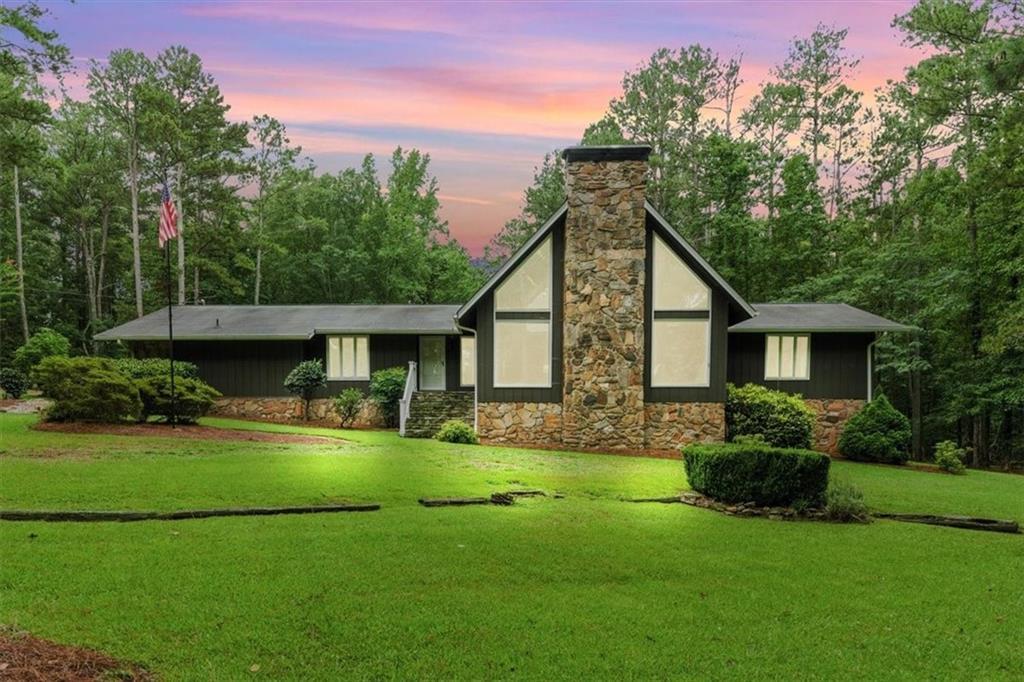 821 Prickett Ln., Douglasville, GA 30134