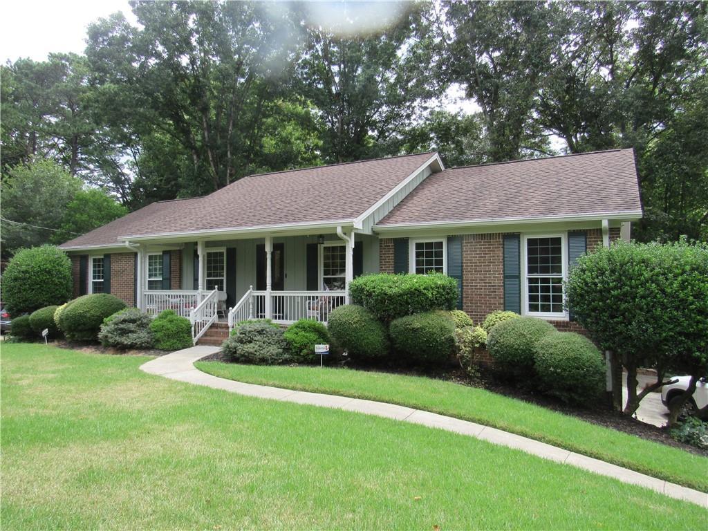 621 Windgrove Rd., Marietta, GA 30067