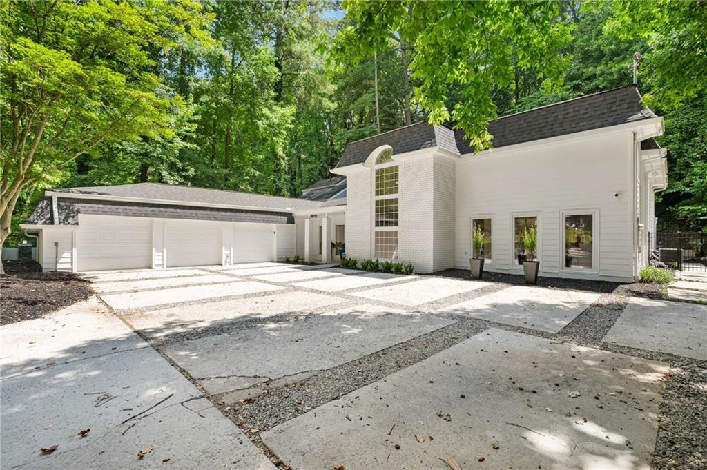 1183 Warrenhall Ln., Brookhaven, GA 30319