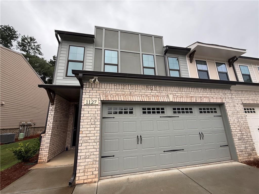 1127 Lucan Ln., Lawrenceville, GA 30043