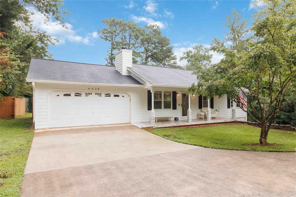 6428 Paradise Point Rd., Flowery Branch, GA 30542
