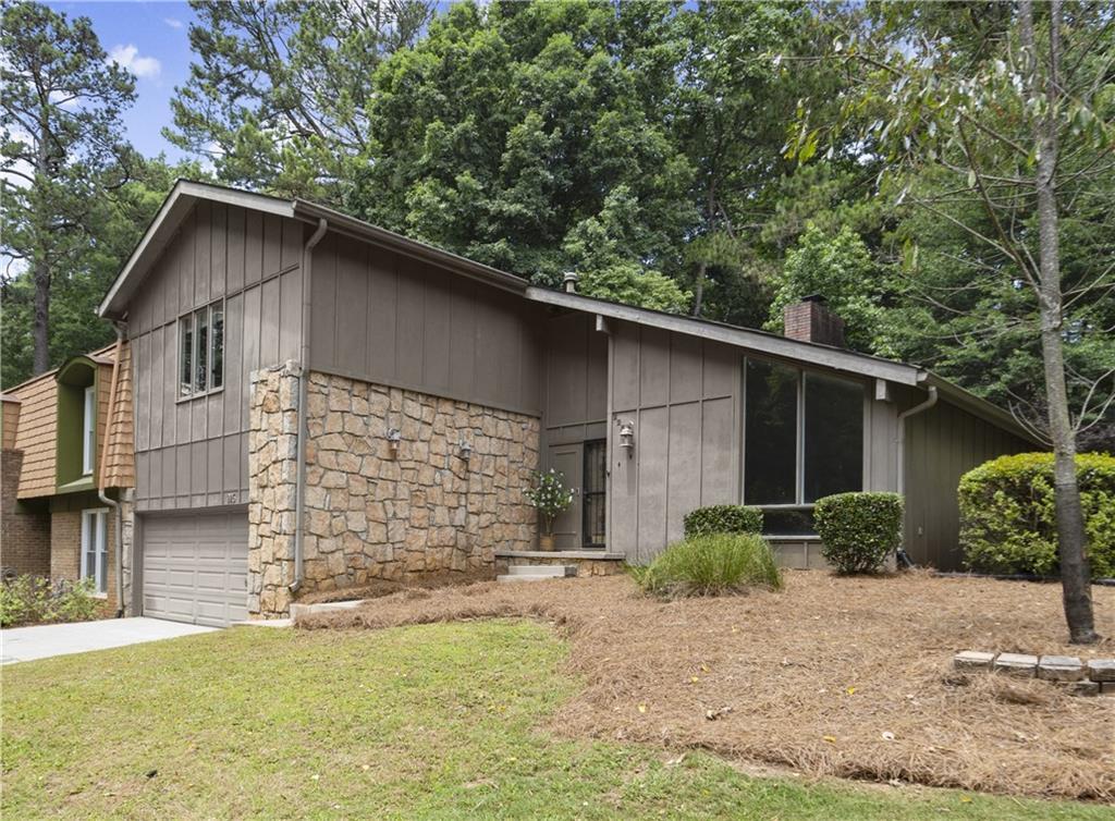 225 Lakeview Ridge, Roswell, GA 30076