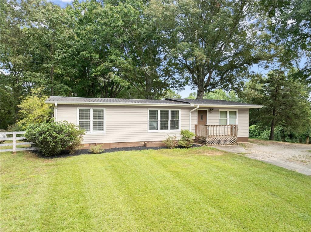 3632 Clarks Bridge Rd., Gainesville, GA 30506