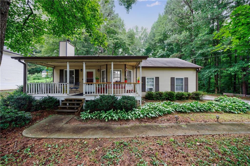 1781 Rose Garden Ln., Loganville, GA 30052