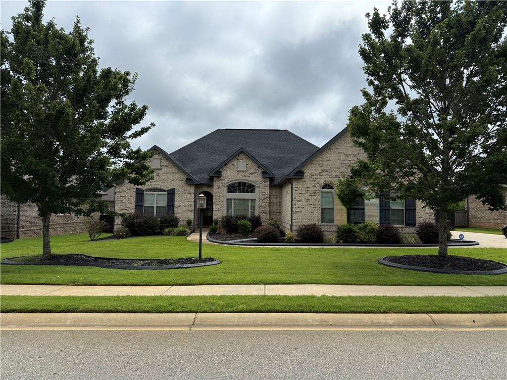 823 Kyler Ln., Bonaire, GA 31005
