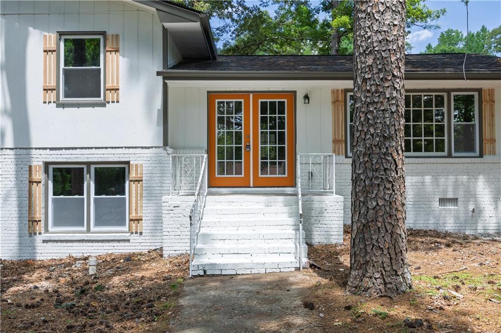 5520 Saint Lo Ln., Atlanta, GA 30349