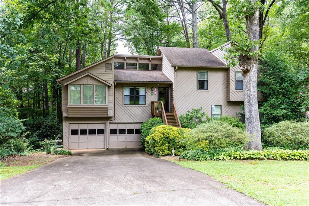 2261 Ravenwood Tr., Marietta, GA 30066