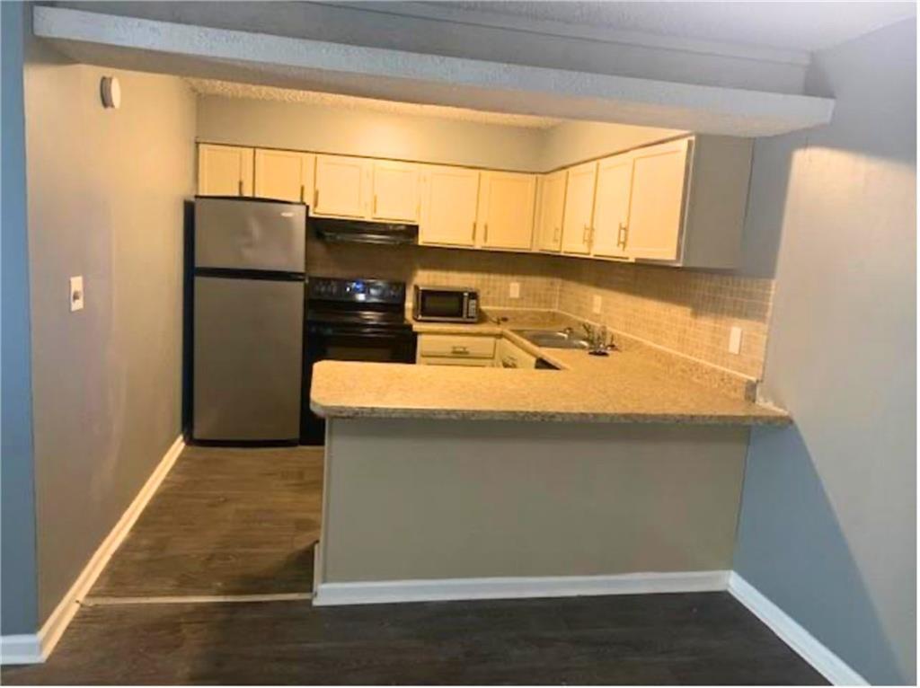 619 Camelot Dr., Atlanta, GA 30349