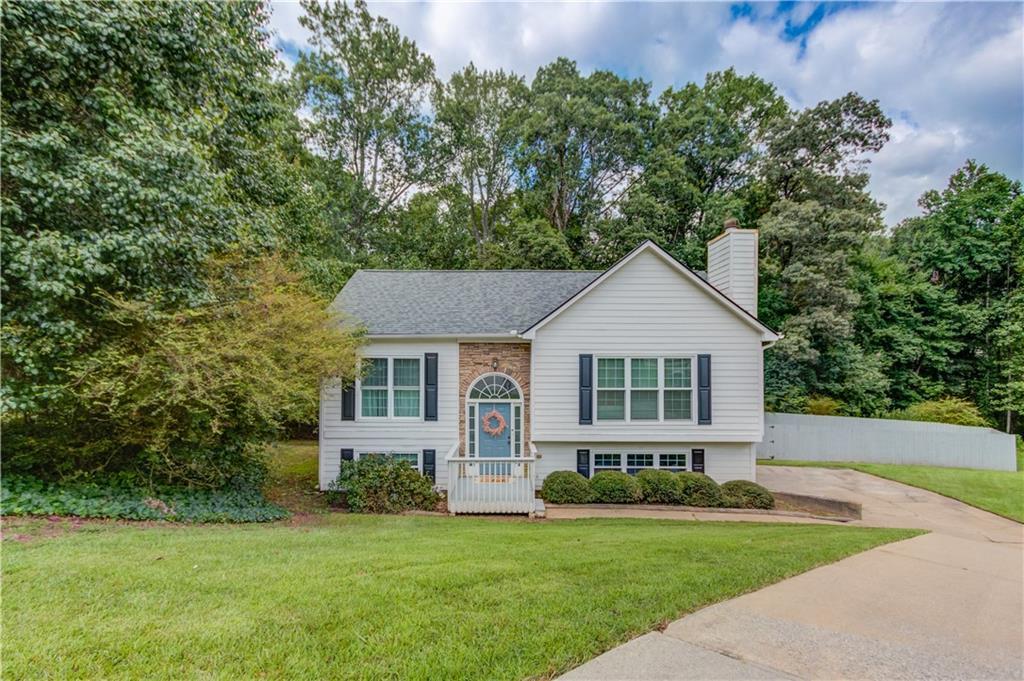 1925 Hampton Creek Ln., Hoschton, GA 30548