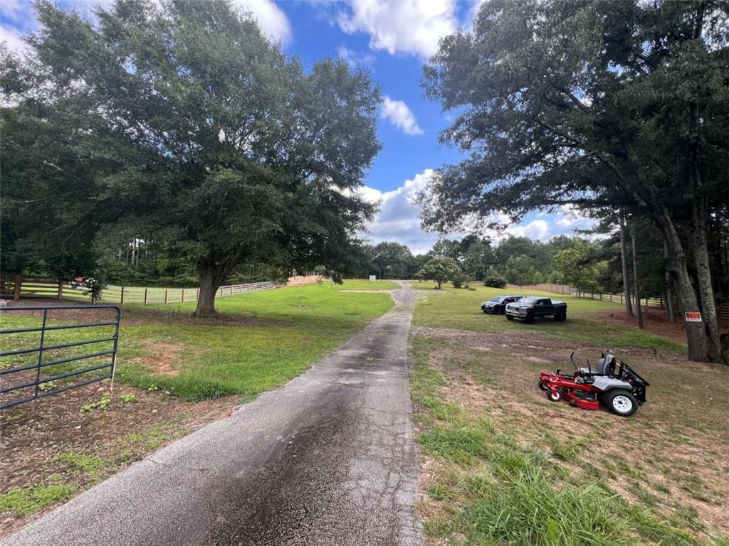 4399 Beaver Rd., Loganville, GA 30052