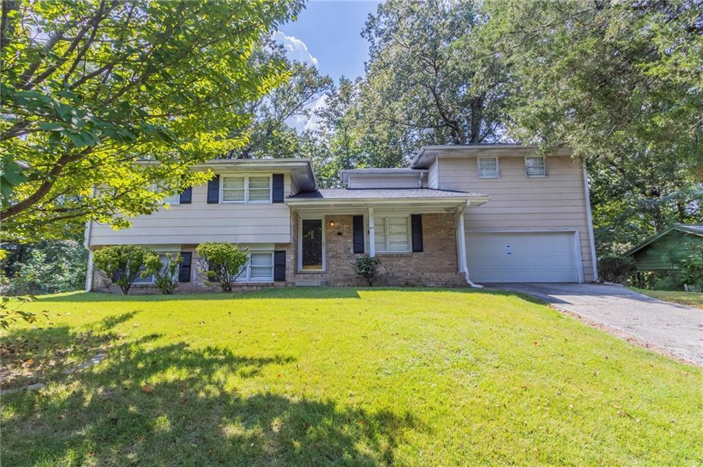 927 Magna Carta Dr., Atlanta, GA 30318
