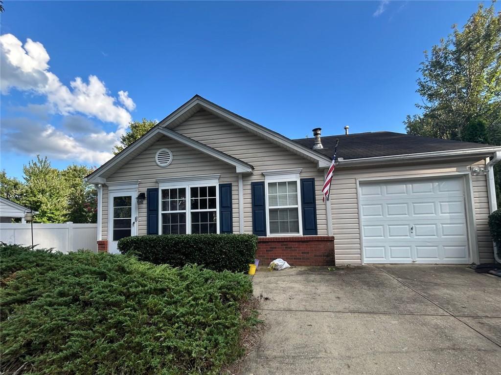 517 Oakleaf Ct., Acworth, GA 30102